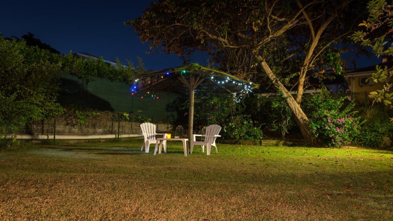 Hotel Les Bananiers Ле Госие Екстериор снимка