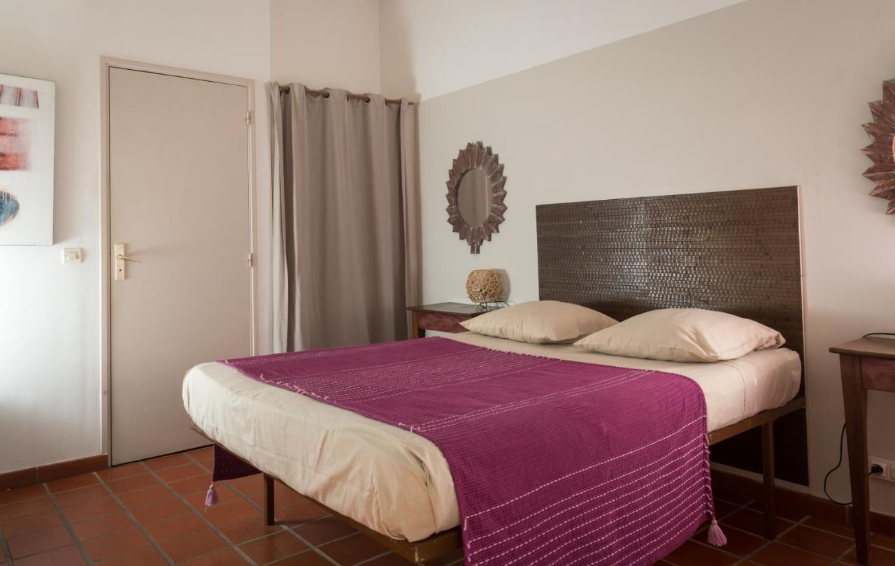 Hotel Les Bananiers Ле Госие Екстериор снимка