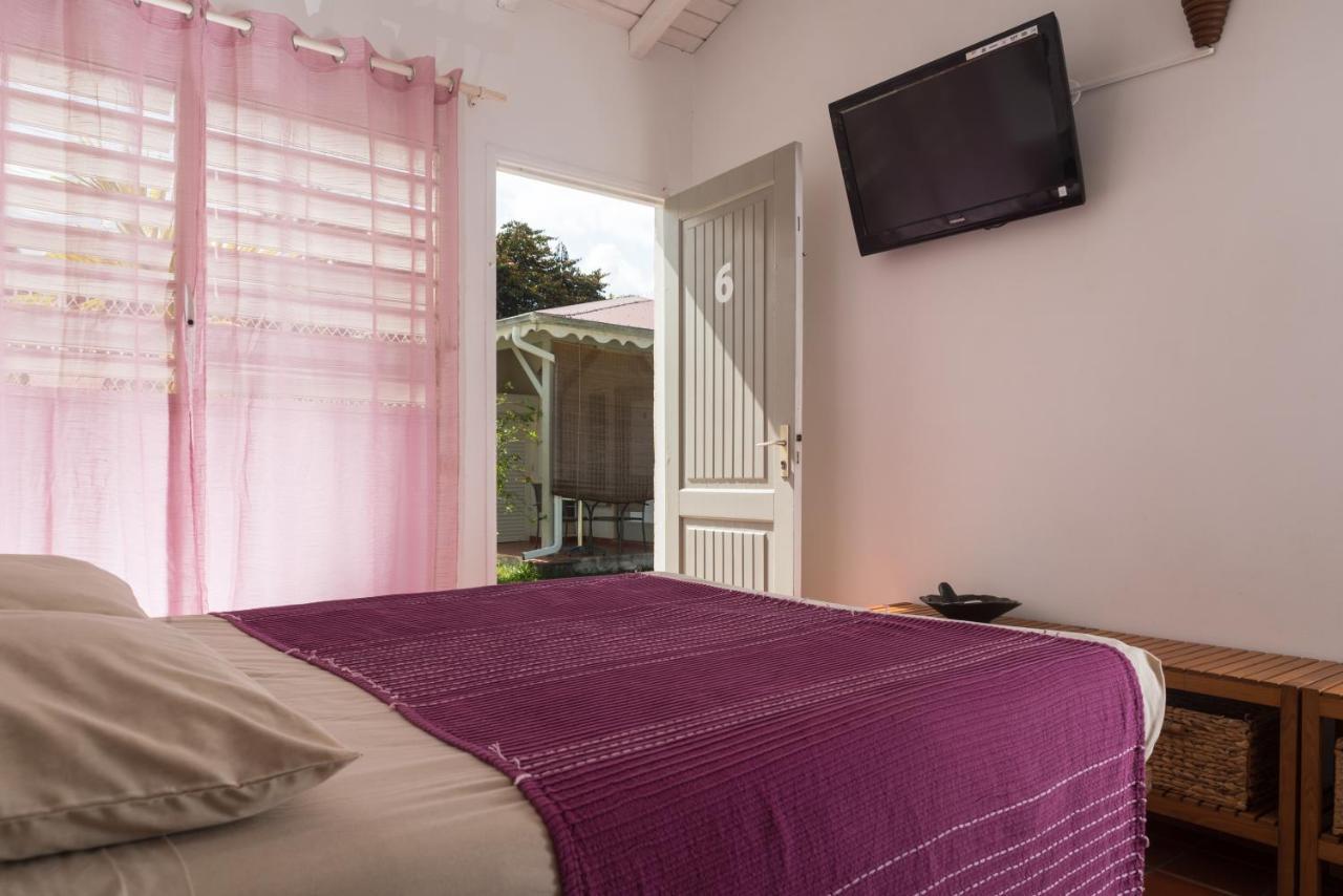 Hotel Les Bananiers Ле Госие Екстериор снимка