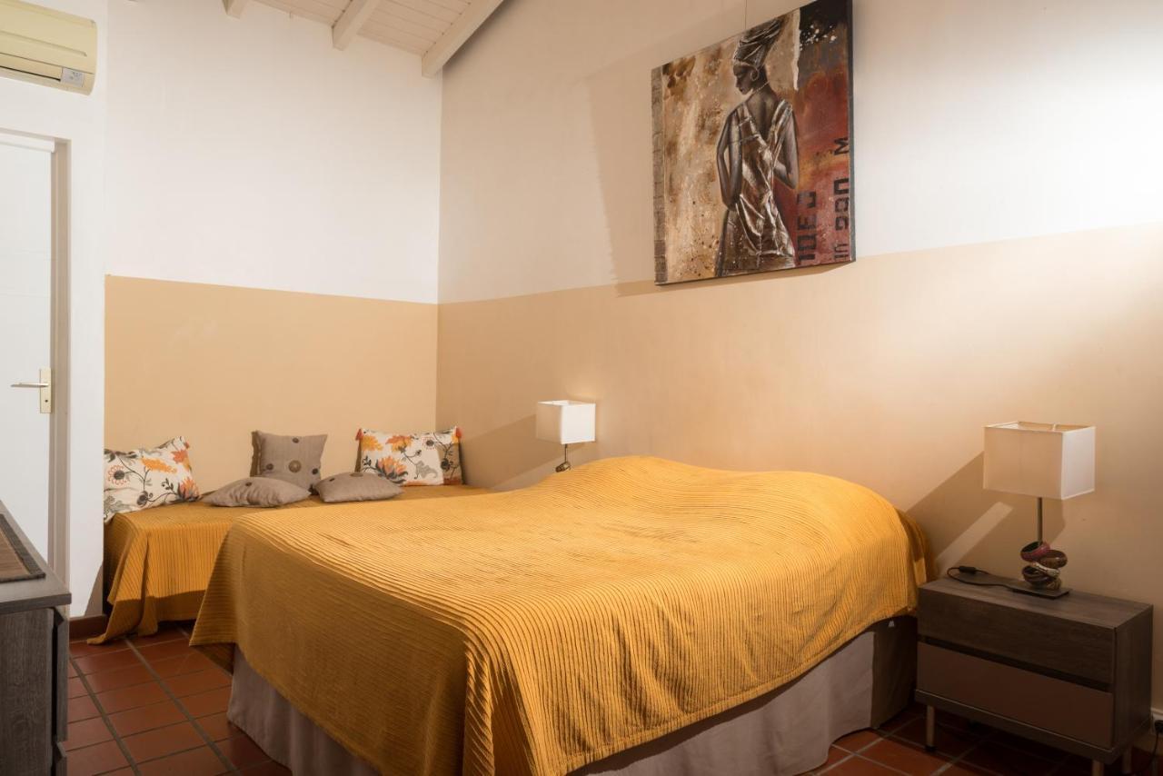 Hotel Les Bananiers Ле Госие Екстериор снимка